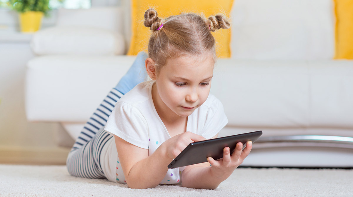 Lecture  Petite histoire pour les enfants. La fillette et la